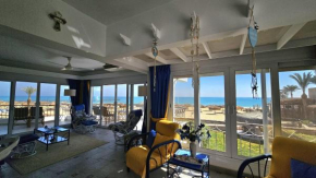 6 beds Beachfront Red sea Chalet Gorgeous View